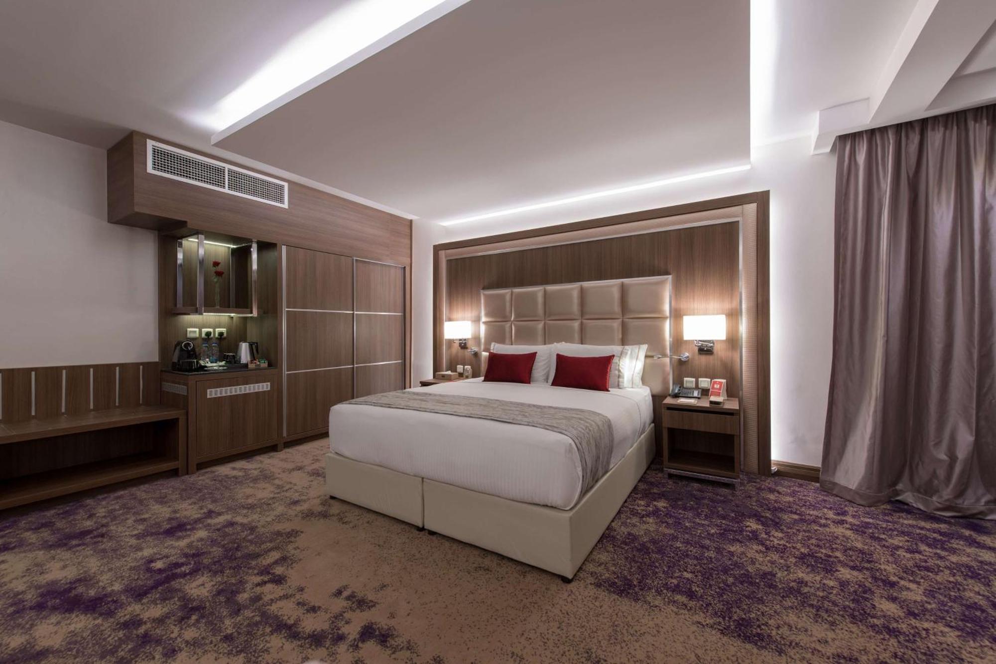 Ramada By Wyndham Continental Jeddah Hotel Ngoại thất bức ảnh