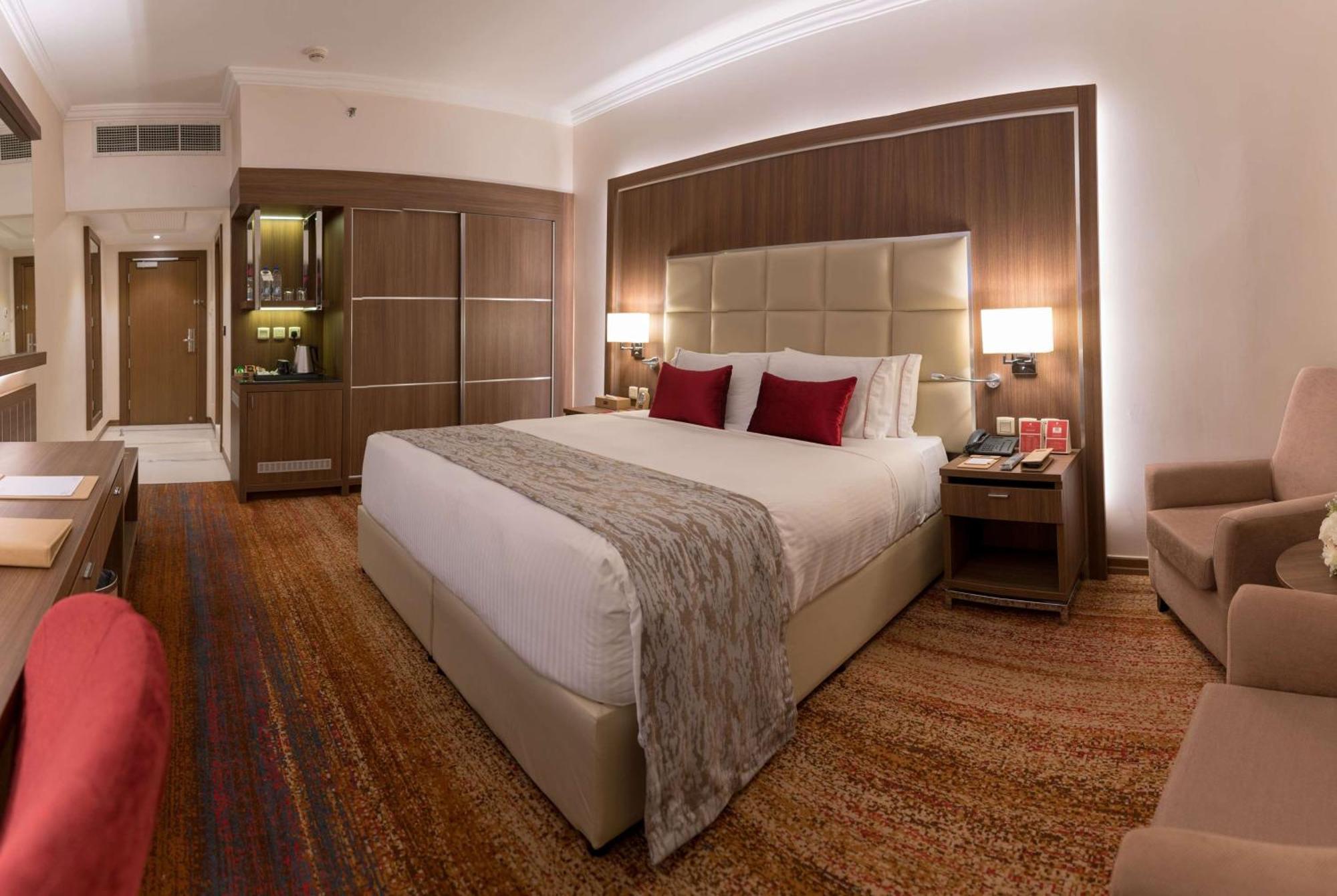 Ramada By Wyndham Continental Jeddah Hotel Ngoại thất bức ảnh