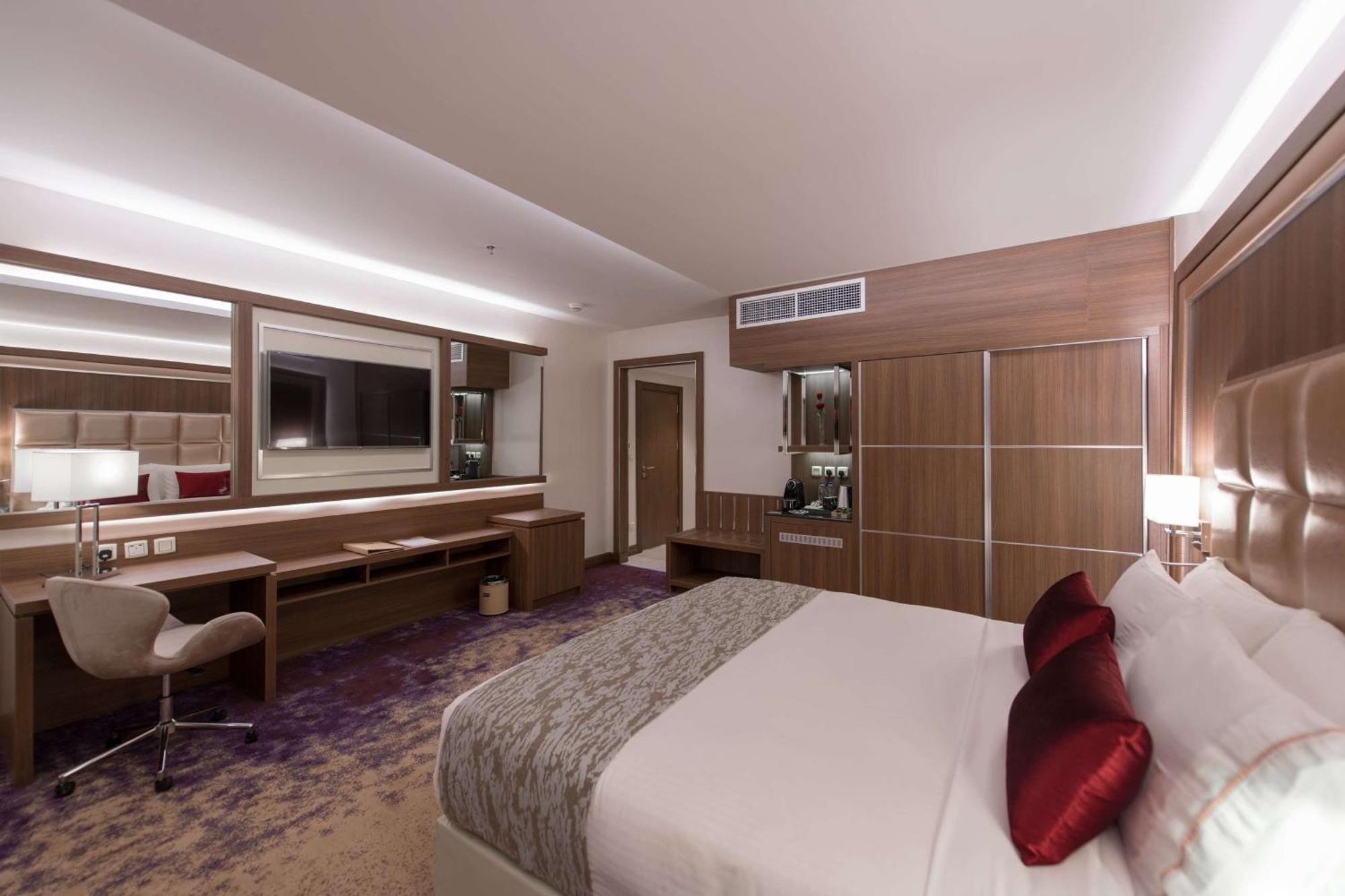 Ramada By Wyndham Continental Jeddah Hotel Ngoại thất bức ảnh