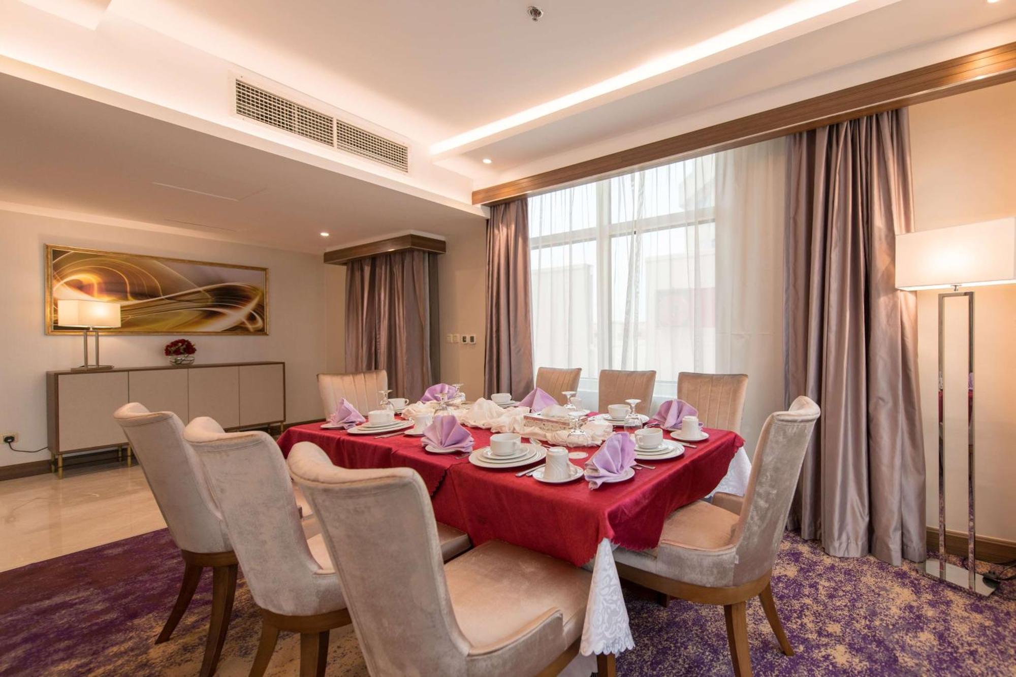 Ramada By Wyndham Continental Jeddah Hotel Ngoại thất bức ảnh