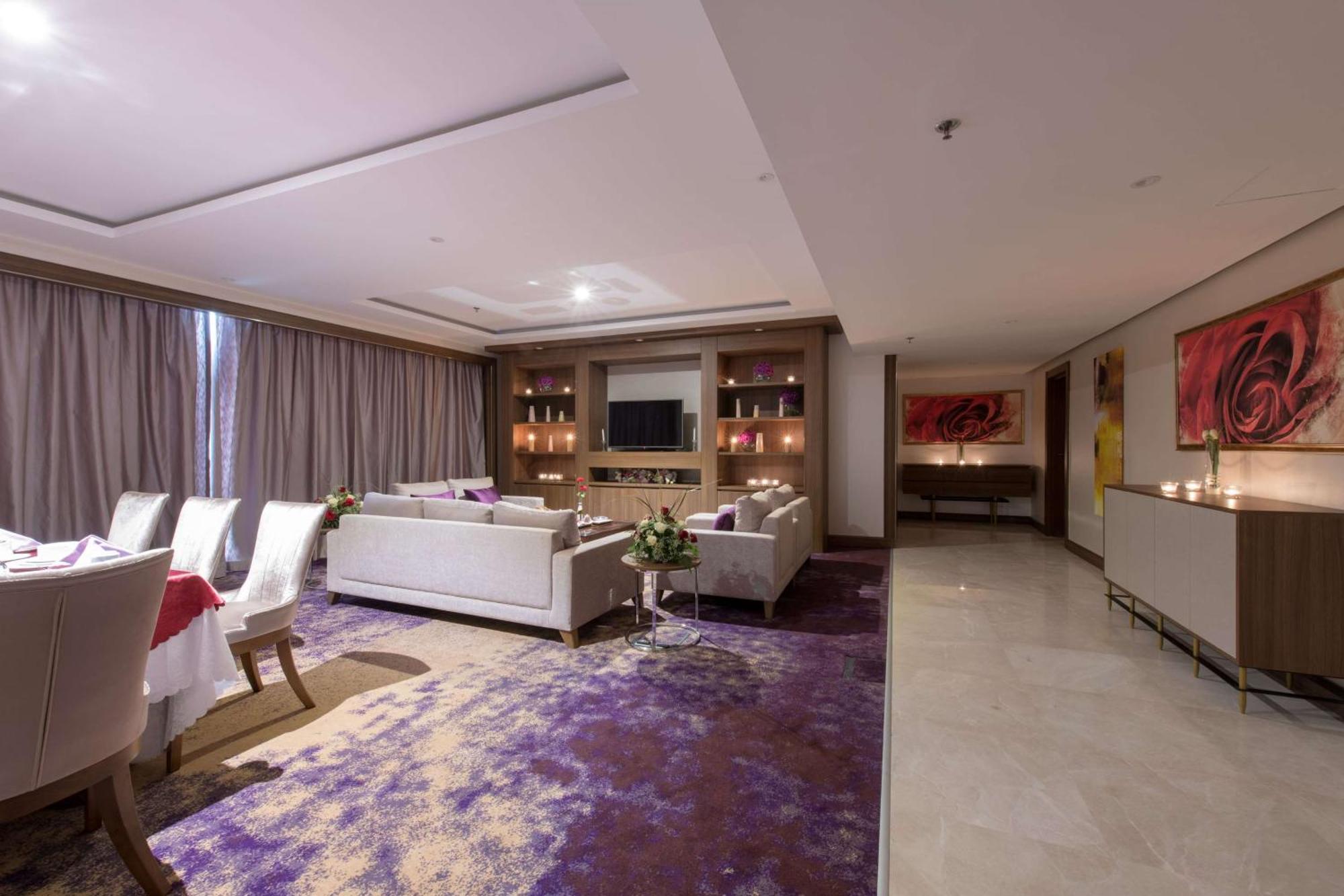 Ramada By Wyndham Continental Jeddah Hotel Ngoại thất bức ảnh