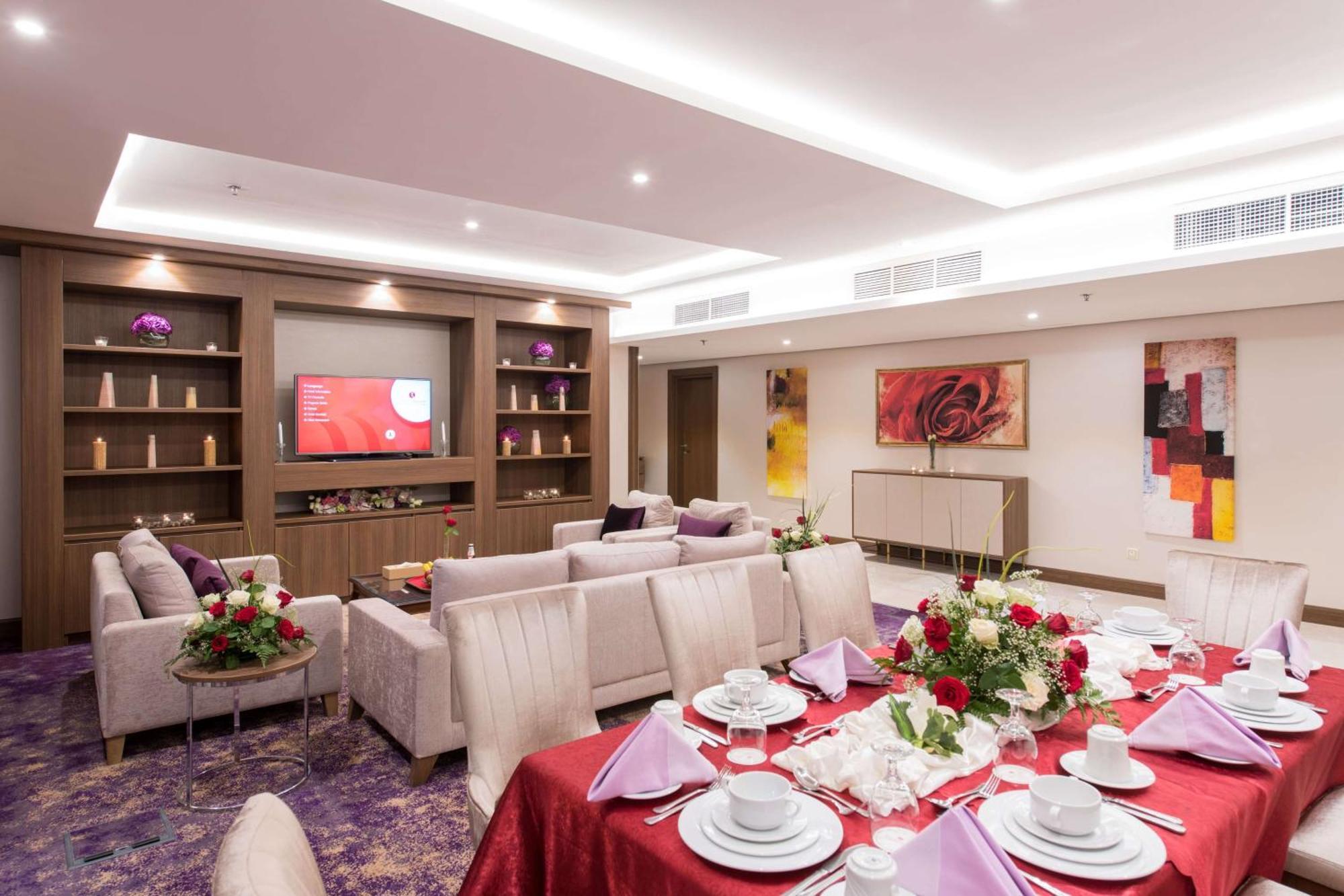 Ramada By Wyndham Continental Jeddah Hotel Ngoại thất bức ảnh