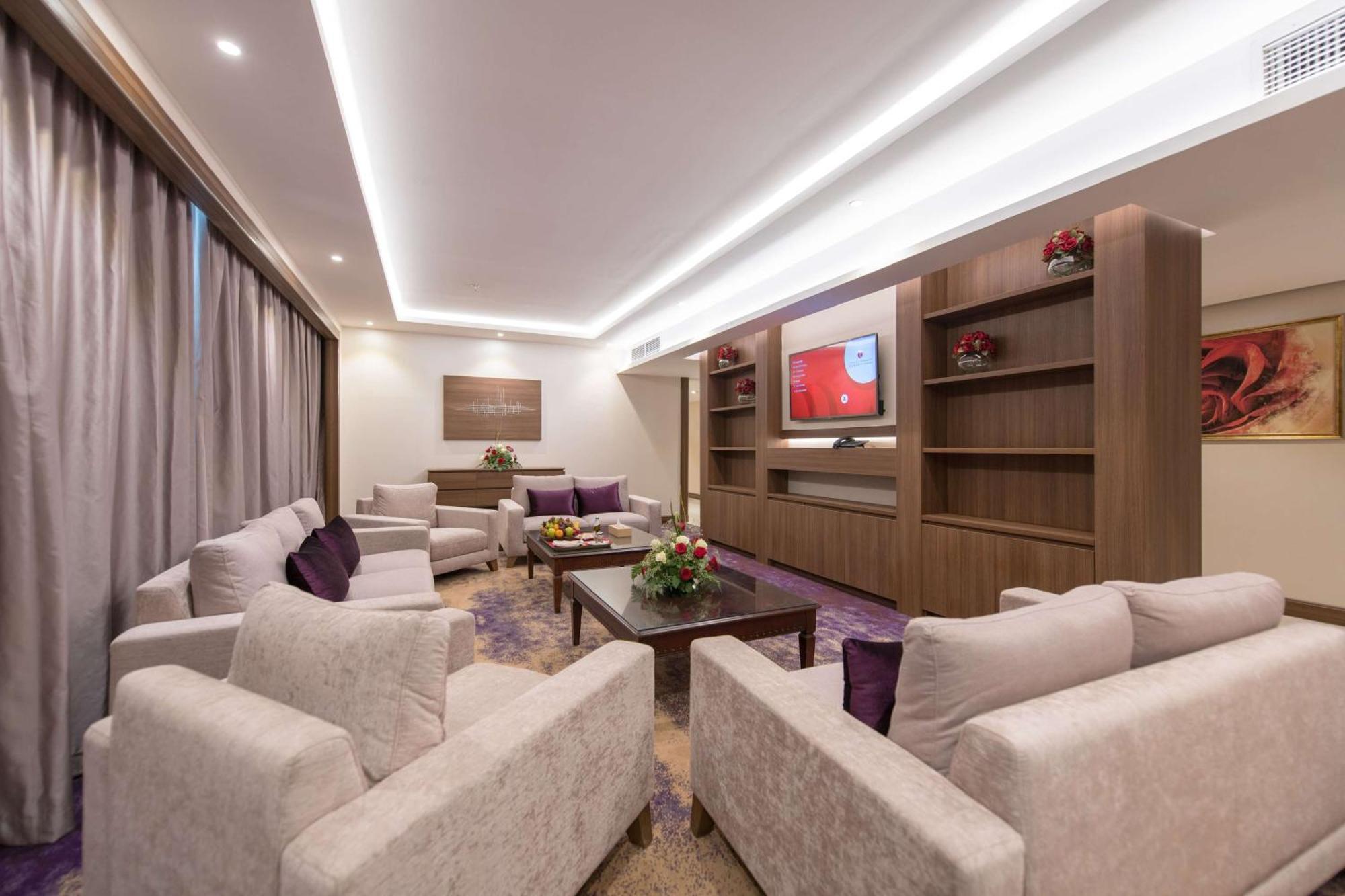 Ramada By Wyndham Continental Jeddah Hotel Ngoại thất bức ảnh