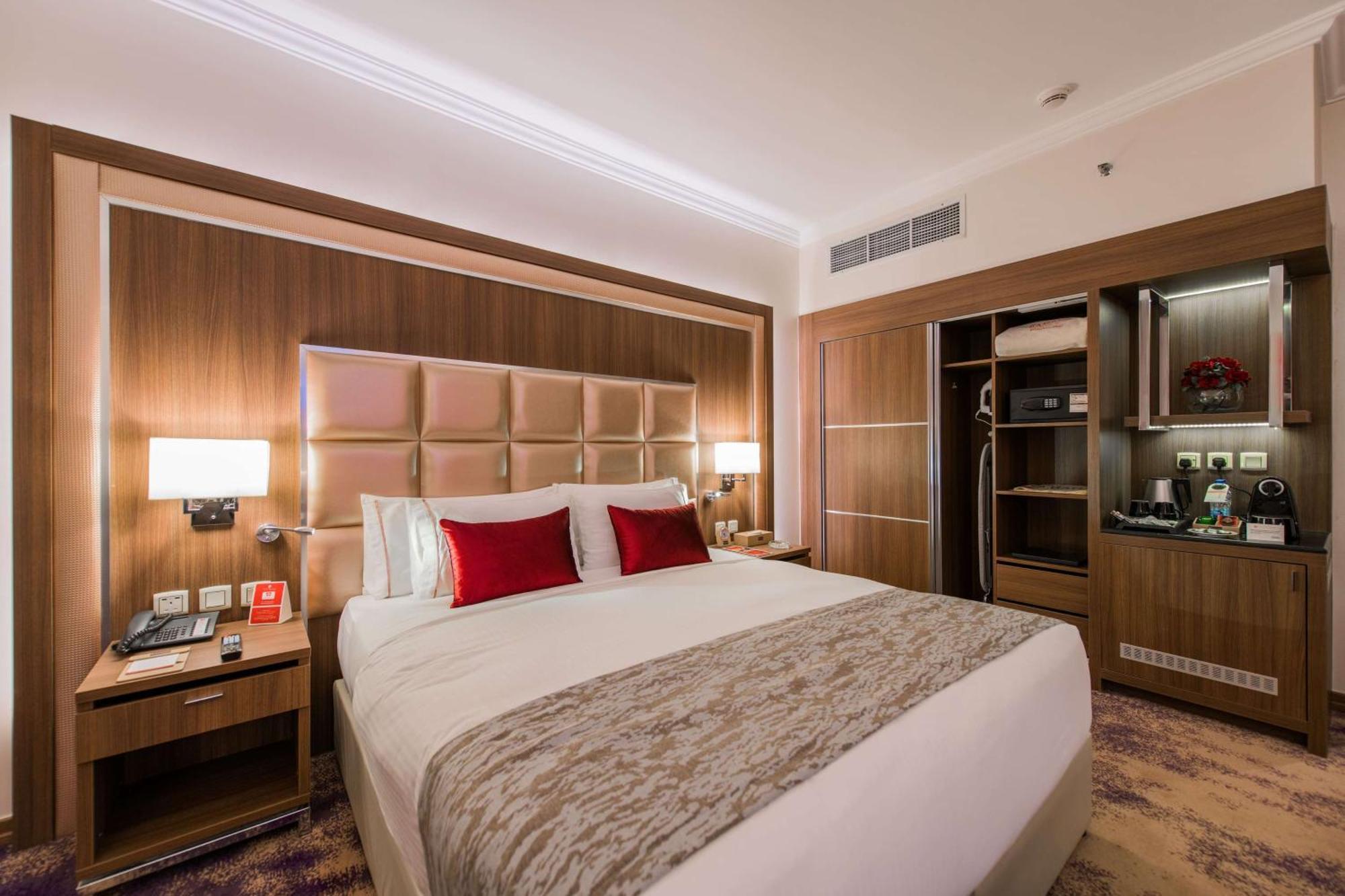 Ramada By Wyndham Continental Jeddah Hotel Ngoại thất bức ảnh
